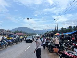 Sat Lantas Polres Konut Tertibkan Lalu Lintas di Pasar Lambudoni